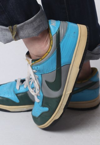 NIKE TRAINERS RARE UK 12 .US 13 (BJ3E)