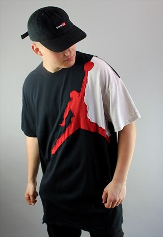 MEN'S VINTAGE NIKE AIR JORDAN TEE WITH LARGE LOGO DESIGN