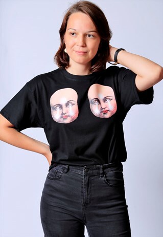 CREEPY DOLL HEAD GRAPHIC TEE