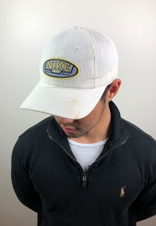 VINTAGE WHITE NIKE CAP