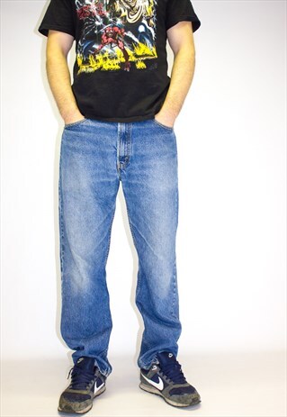 VINTAGE 90'S LEVI STRAIGHT LEG JEANS