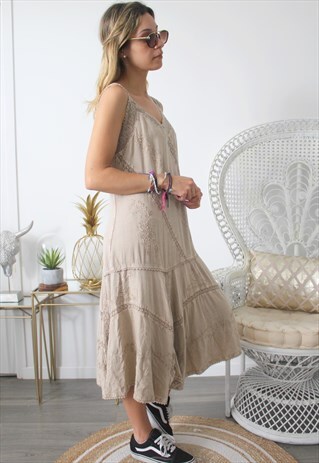 VINTAGE DRESS