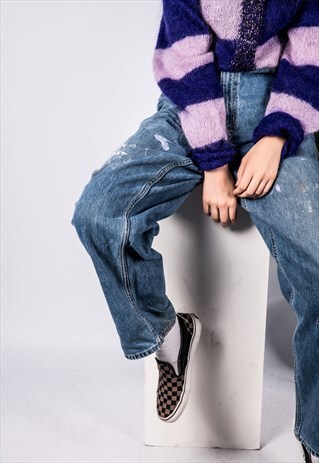 VINTAGE LEVI'S MOM JEANS IN BLUE WITH PAINT MARKS