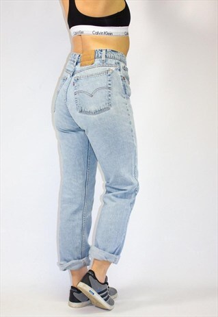 VINTAGE LEVI'S DISTRESSED MOM JEANS