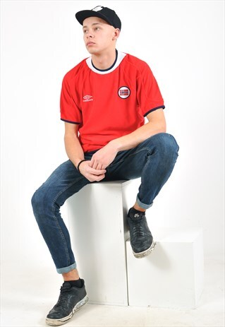VINTAGE UMBRO COTTON T-SHIRT IN RED