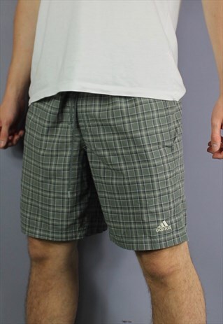 VINTAGE ADIDAS PLAID SHORTS IN GREY WITH POCKETS, EMBROIDERE