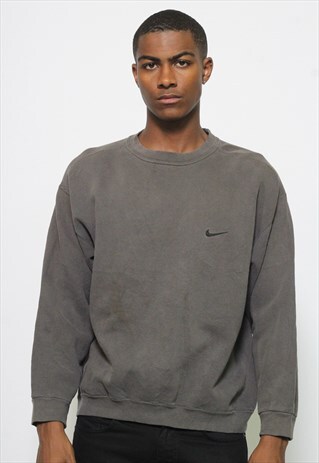 VINTAGE NIKE SWEATSHIRT