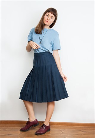 VINTAGE VIRGIN WOOL PLEATED SKIRT