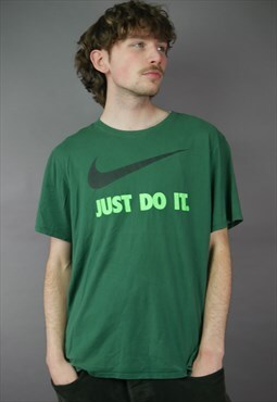 Vintage Nike T-Shirt in Green