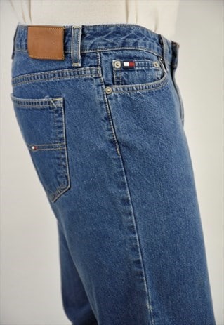 VINTAGE 90S TOMMY HILFIGER STRAIGHT LEG JEANS IN MID-BLUE