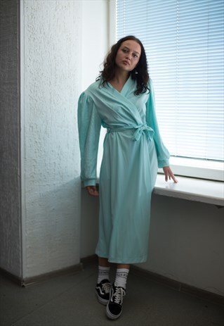 VINTAGE 70'S MINT PUFF SLEEVED DRESSING GOWN