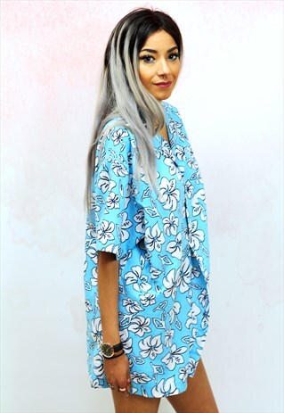 1990S VINTAGE SKY BLUE HAWAIIAN VISCOSE OVERSIZED SHIRT