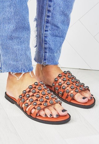 JOSIE TAN STUDDED CADGE SLIDER