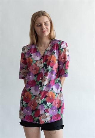 VINTAGE 80S FLORAL HAWAII SHIRT IN V-NECK