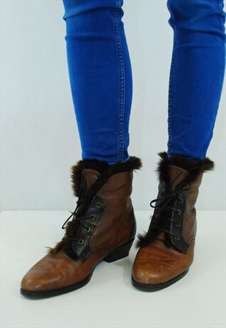 VINTAGE 90S BROWN LEATHER LACE UP ANKLE BOOTS