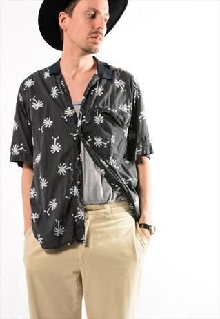 BLACK HAWAIIAN SHIRT.