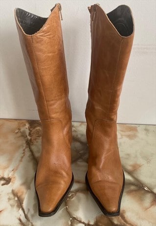 BROWN WESTERN BOOT