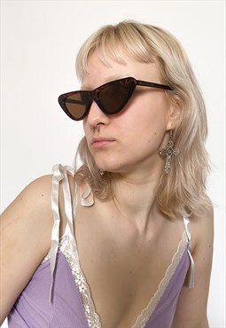 Vintage 90s iconic cat eye sunglasses in brown