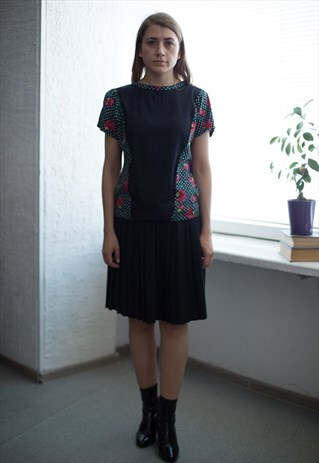 VINTAGE 80'S MULTI COLOUR PATTERNED T-SHIRT