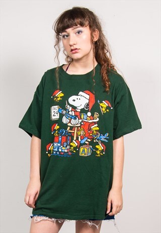 CHRISTMAS 90'S GREEN SANTA SNOOPY DOG OVERSIZED T-SHIRT