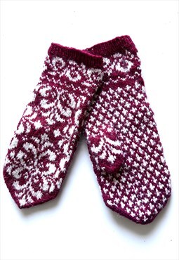 Scandinavian Ornamented Knit Mittens 
