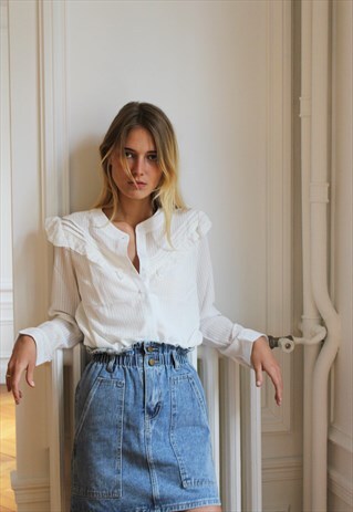 WHITE BLOUSE WITH RUFFLES