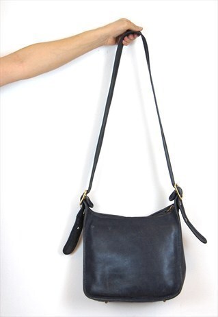 VINTAGE COACH MESSENGER, CROSSBODY BAG. NAVY BLUE LEATHER