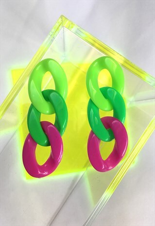 CUTE PLASTIC TRIPLE CHAIN LINK STUD EARRINGS IN GREENS&PINKS