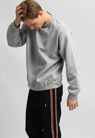 VINTAGE NIKE SWEATSHIRT