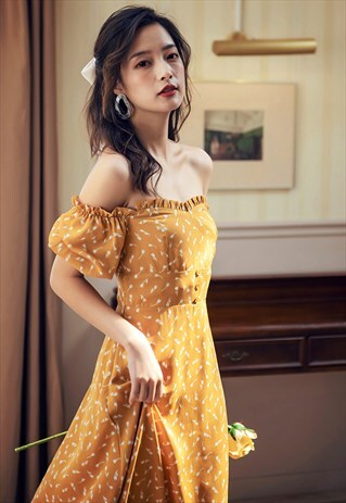 VINTAGE-INSPIRED OFF-THE-SHOULDER MIDDLE DRESS IN PRINT