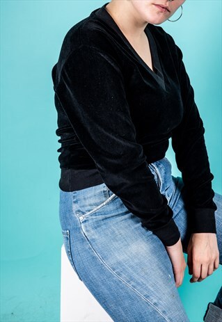 VINTAGE SWEATER IN BLACK VELOUR WITH A V-NECK