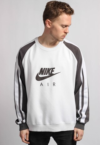 VINTAGE NIKE SWEATSHIRT