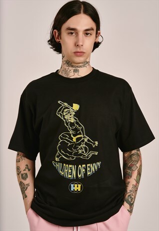 SHORT SLEEVED T-SHIRT IN BLACK WITH CHILDREN OF ENVY PRINT