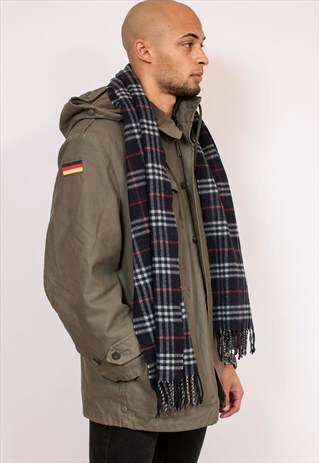 BURBERRYS NAVY BLUE NOVA CHECK LAMBSWOOL SCARF
