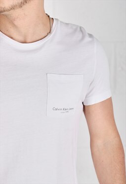 Vintage Calvin Klein T-Shirt in White Short Sleeve Tee Small