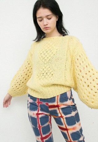 VINTAGE SWEATER KNITTED PASTEL YELLOW LONG BAT SLEEVED 90S