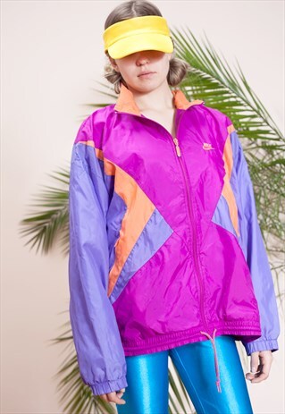 VINTAGE 90S POLYESTER WINDBREAKER BY NIKE