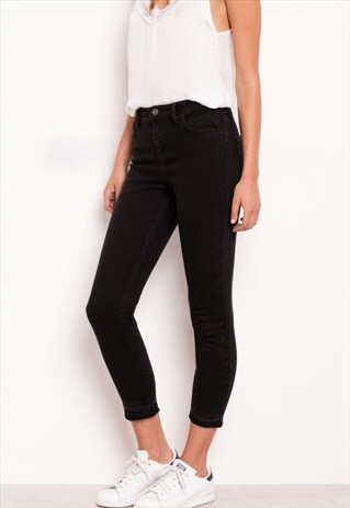RAW EDGED SKINNY JEANS
