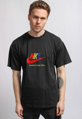 VINTAGE NIKE T-SHIRT