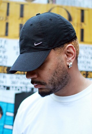 VINTAGE NIKE BLACK LOGO CAP