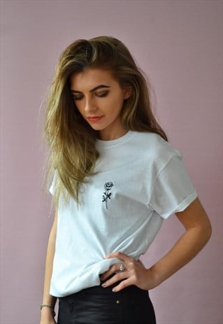 EMBROIDERED ROSE ON WHITE TEE