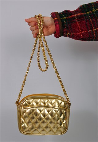 VINTAGE 90S GOLD QUILTED CROSSBODY CHAIN FESTIVAL BAG