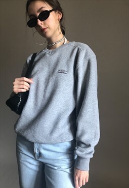 Vintage v-neck embroidered fleece sweatshirt in grey