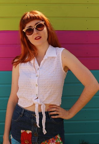 VINTAGE 80S WHITE SLEEVELESS SQUARE PRINT TIE FRONT CROP TOP
