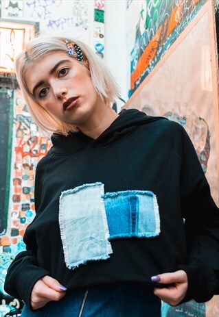 HOODIE IN BLACK WITH FRAYED DENIM PATCHES
