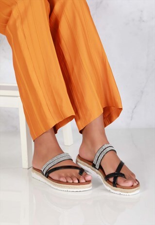 TOE RING DIA BAND SANDAL IN BLACK