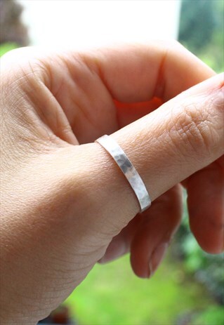 STERLING SILVER MINIMALIST BAND