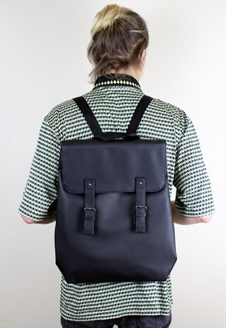 VINTAGE BLACK FAUX LEATHER RUCKSACK