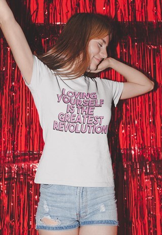 T SHIRT IN WHITE WITH EMPOWERING SLOGAN