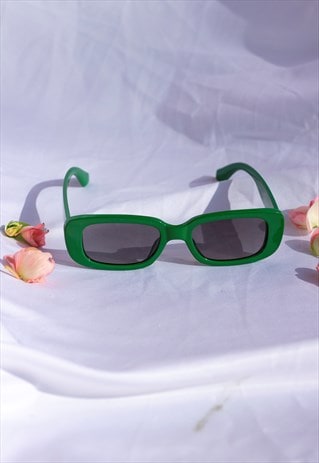 GREEN ROUNDED RECTANGLE 90S LOOK SUNGLASSES